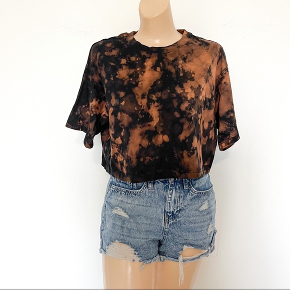 H&M Tops - CUSTOM BLEACHED CROPPED TEE